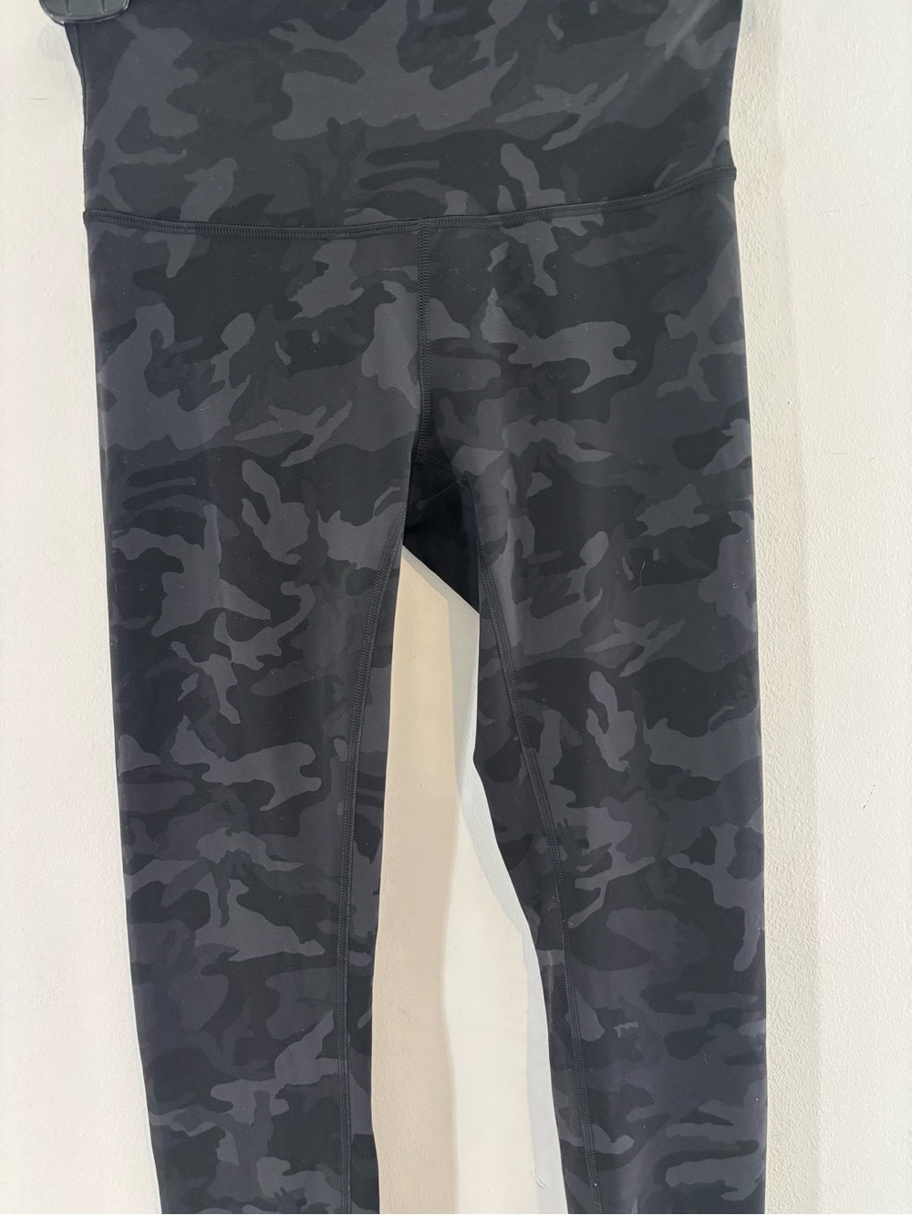 Lululemon Women Size 6 Camo Black/ Gray Align High-Waist Leggings Casual Lounge